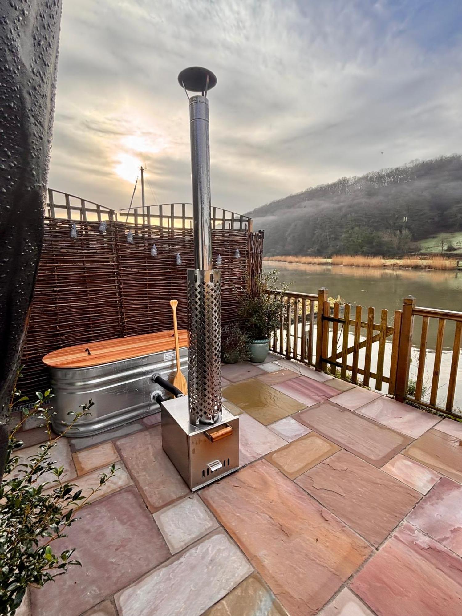 Viaduct River View & Outdoor Bath - Couples Retreat Calstock Ngoại thất bức ảnh