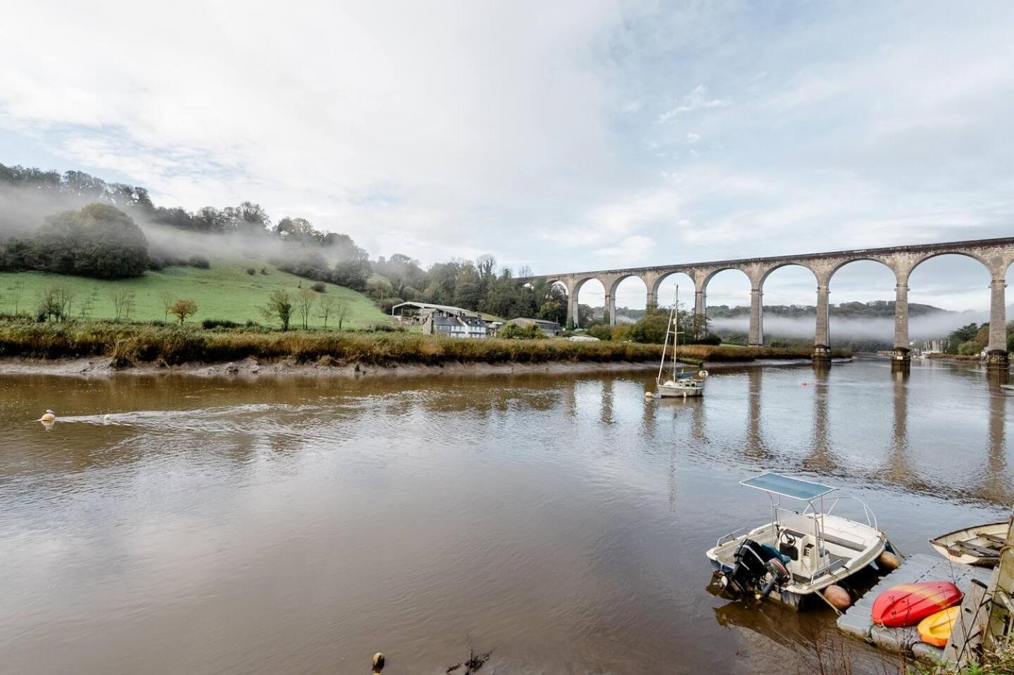 Viaduct River View & Outdoor Bath - Couples Retreat Calstock Ngoại thất bức ảnh